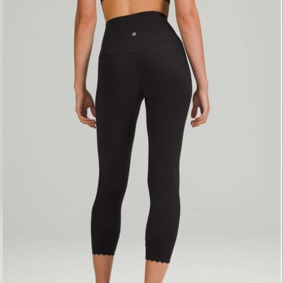 Align Scalloped Hem High-Rise Crop 23 - Sz 2 - Picture 2 of 6